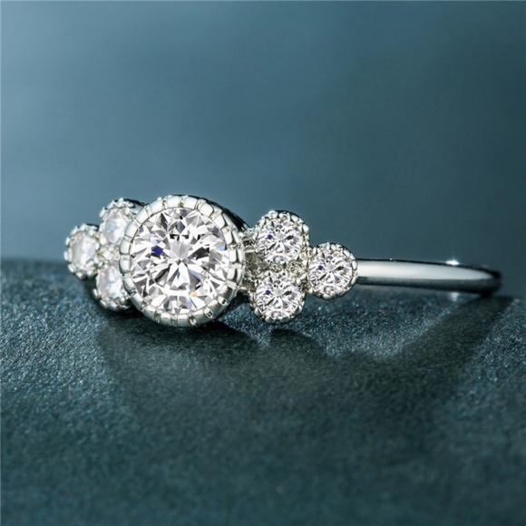 925 Silver Ring Round Cut White Sapphire New - Picture 3 of 4